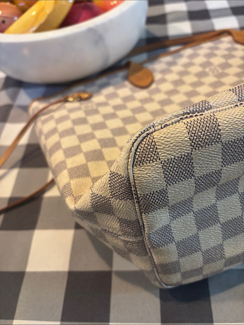 Louis Vuitton Damier Azur Checkered MM Neverfull tote in Light Gray and Cream - Picture 2 of 10